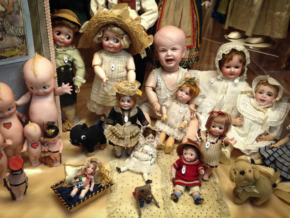 Коллекция кукол XIX-XX веков насчитывает более 500 экспонатов
