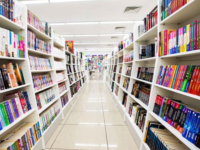После карантина в России не открылись 40% книжных магазинов