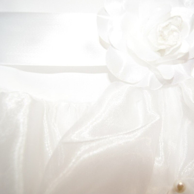 Платье Mia бальное белое с жемчужинками