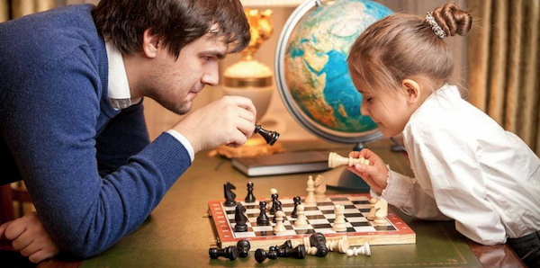 Россияне стали чаще покупать шахматы и другие настольные логические игры