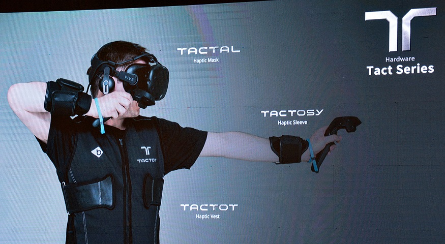 TactSuit - тактильный костюм для виртуальной реальности 