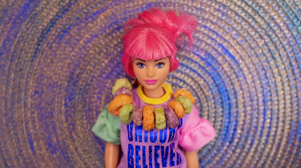 Mattel выпустил Барби из переработанного пластика