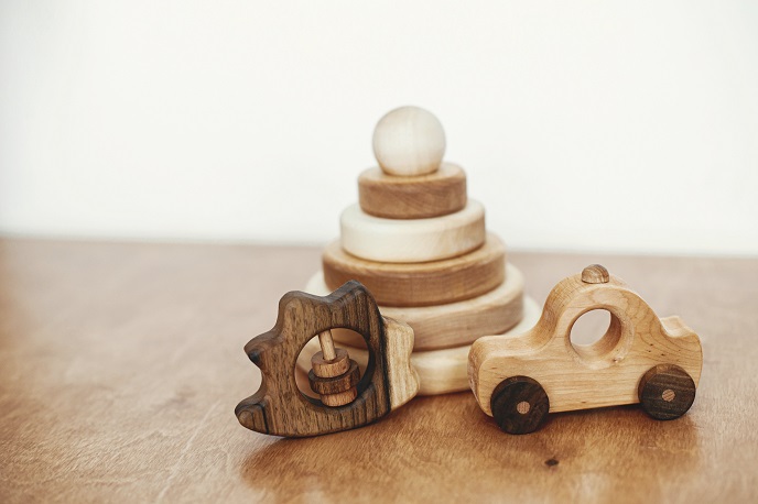 Как ухаживать за деревянными игрушками
