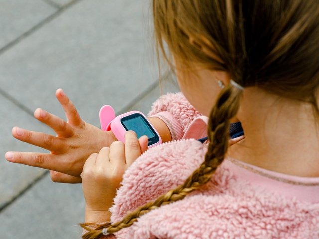 У "Фиксиков" появились новые детские часы-телефон Fixitime Lite от ELARI