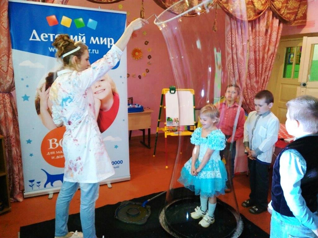 «Детский мир» открыл детские игровые комнаты в медицинских учреждениях Смоленска