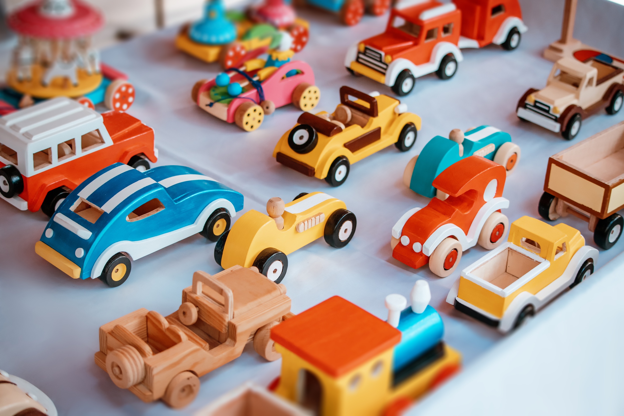 4 wooden-cars-other-toys-made-by-artisan-market-new-eco-materials-children-creativity.jpg