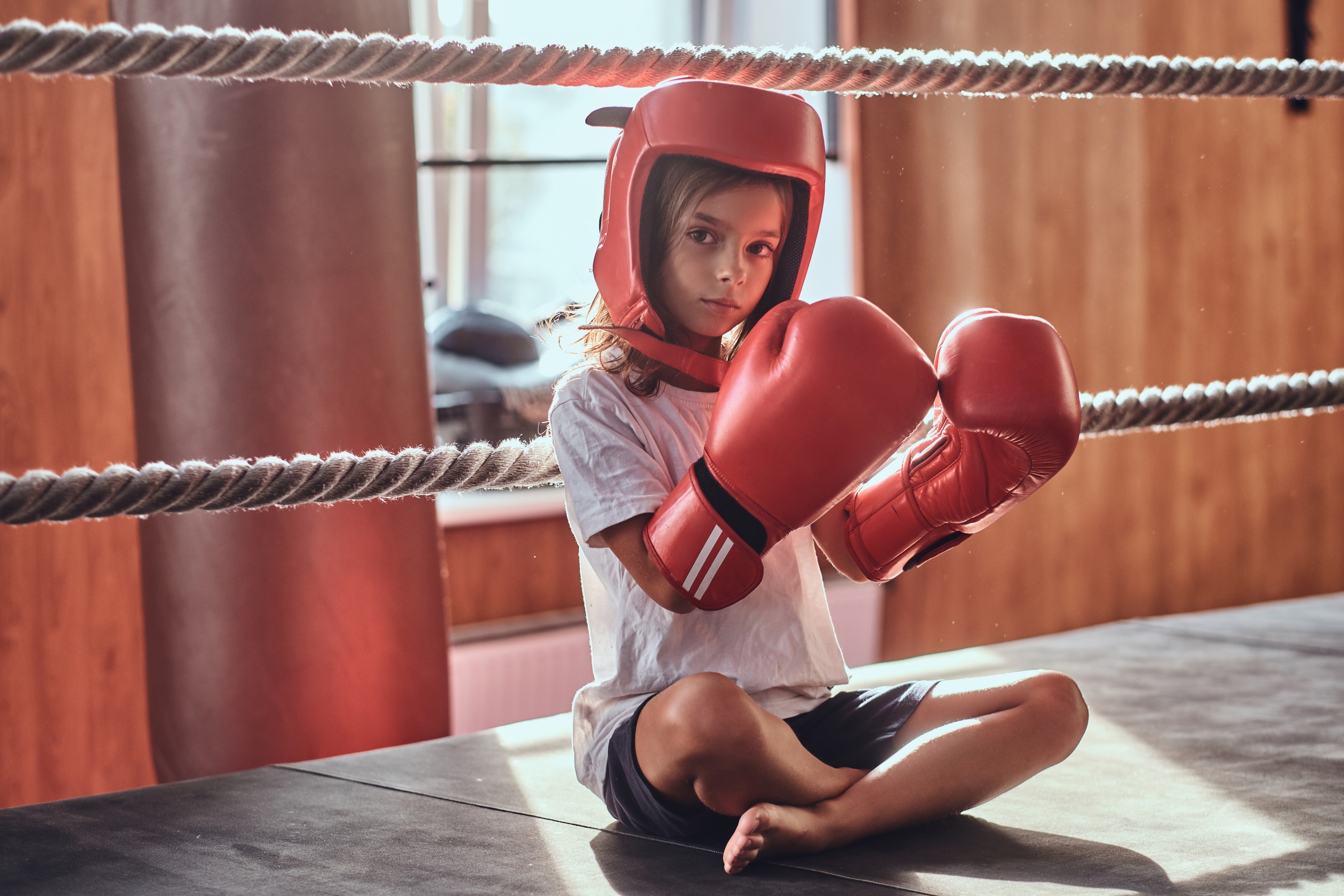 1 krasivaa-devocka-sidit-na-bokserskom-ringe-v-bokserskoi-forme-percatki-i-slem.jpg 1 krasivaa-devocka-sidit-na-bokserskom-ringe-v-bokserskoi-forme-percatki-i-slem.jpg