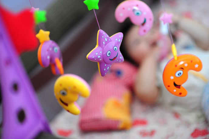 Сиреневый мобиль