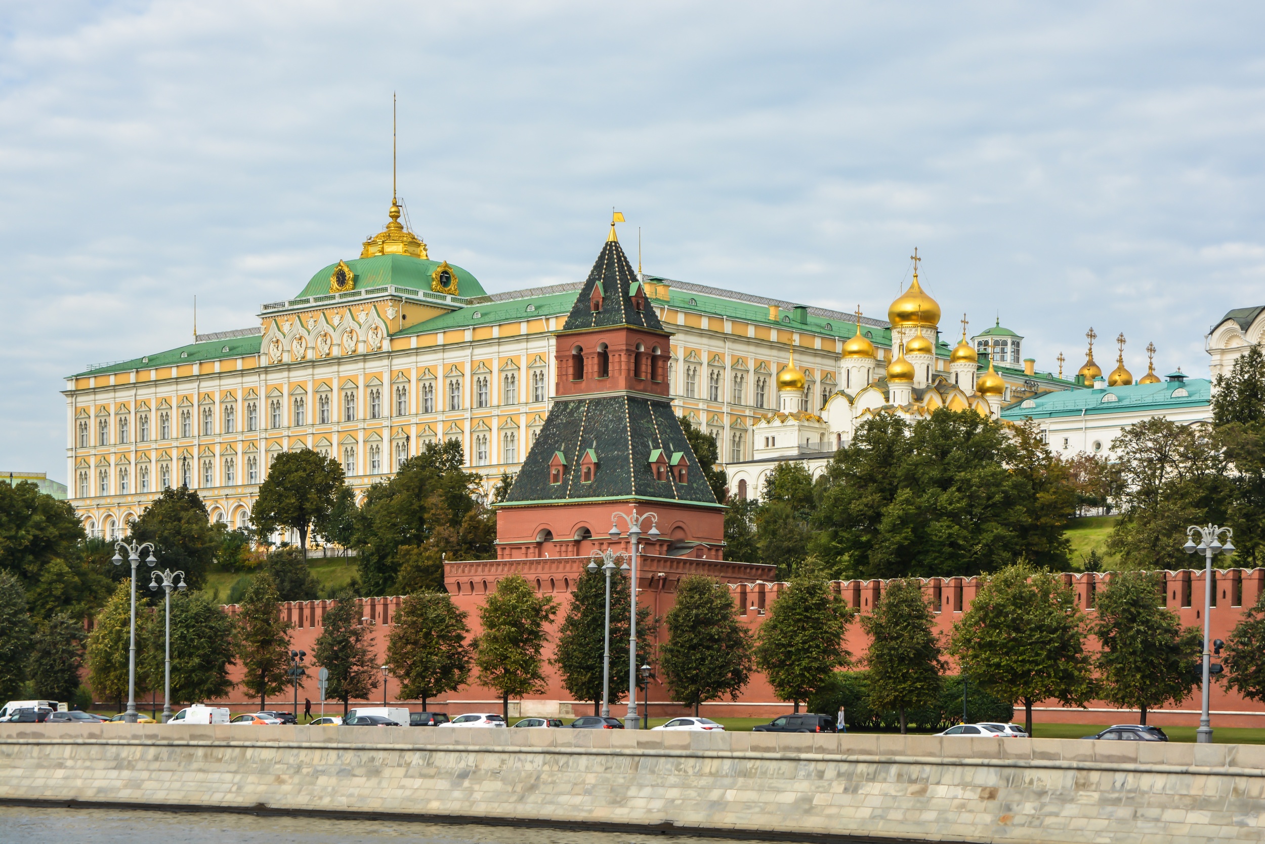 1 grand-kremlin-palace-moscow.jpg 1 grand-kremlin-palace-moscow.jpg