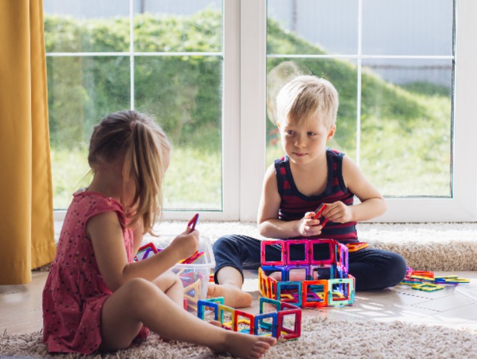 Яркий магнитный конструктор