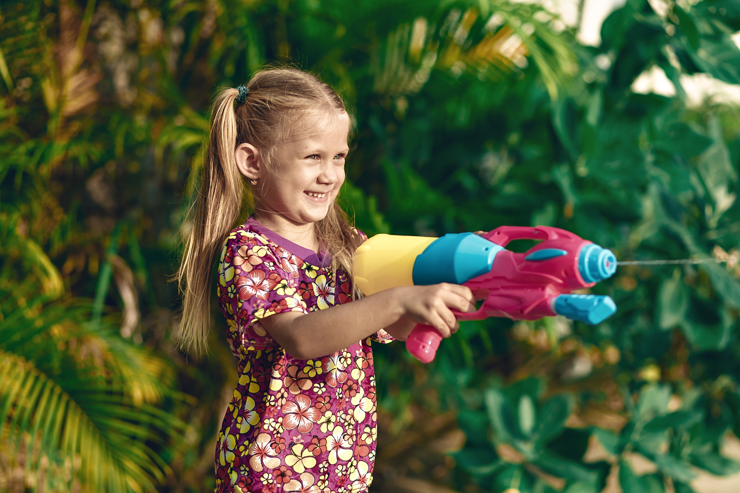 1 songkran-holiday-funny-girl-hawaiian-shirt-with-plastic-color-water-gun-thai-holiday-thai-new-year.jpg 1 songkran-holiday-funny-girl-hawaiian-shirt-with-plastic-color-water-gun-thai-holiday-thai-new-year.jpg
