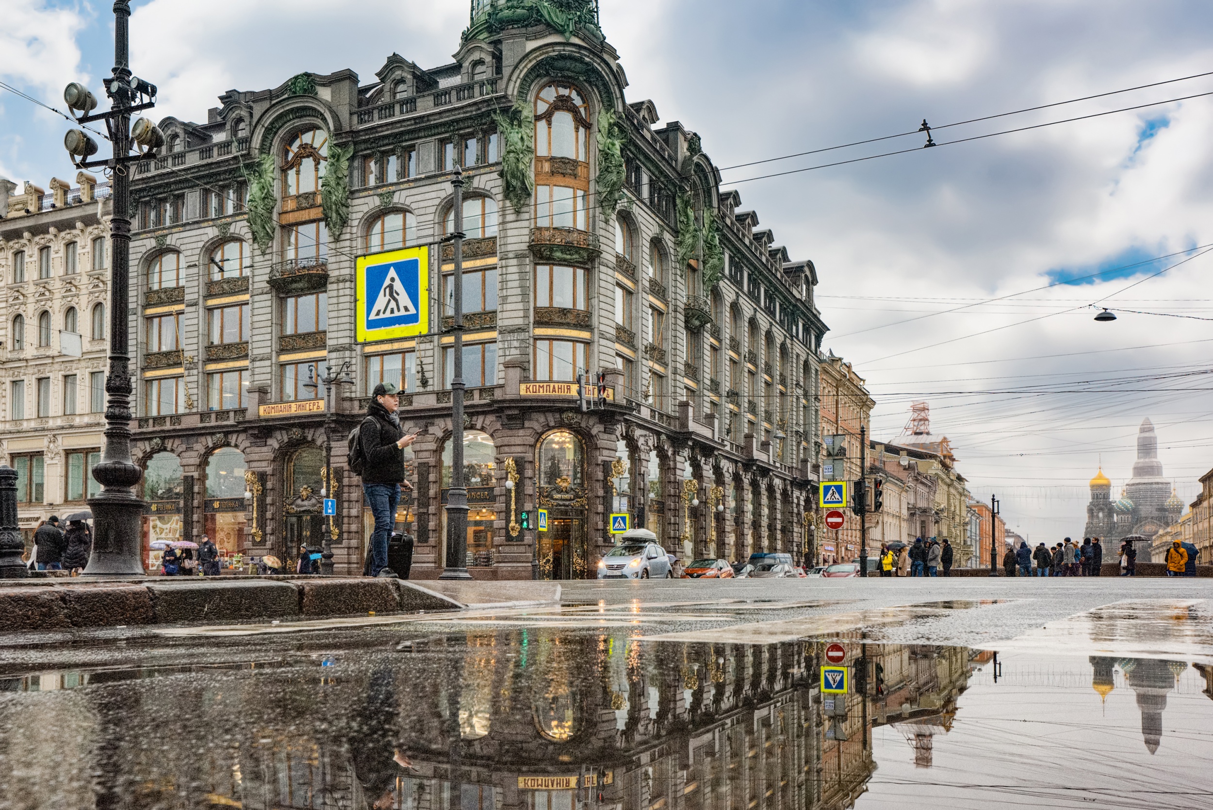 7 znamenityi-dom-v-sankt-peterburgesinger-house-russia.jpg