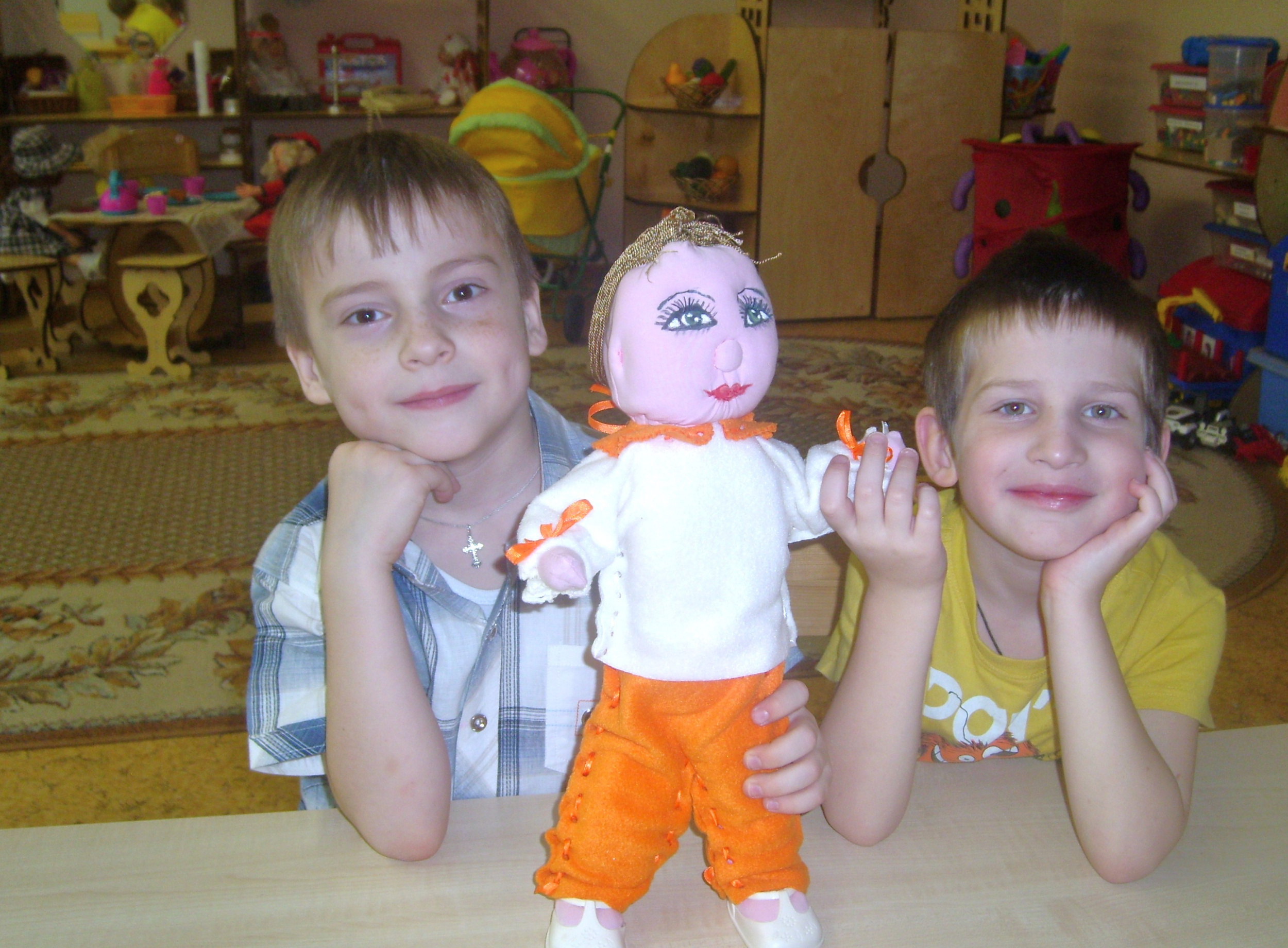 Поролоновые елочные игрушки: 7 поделок в детский сад (своими руками)