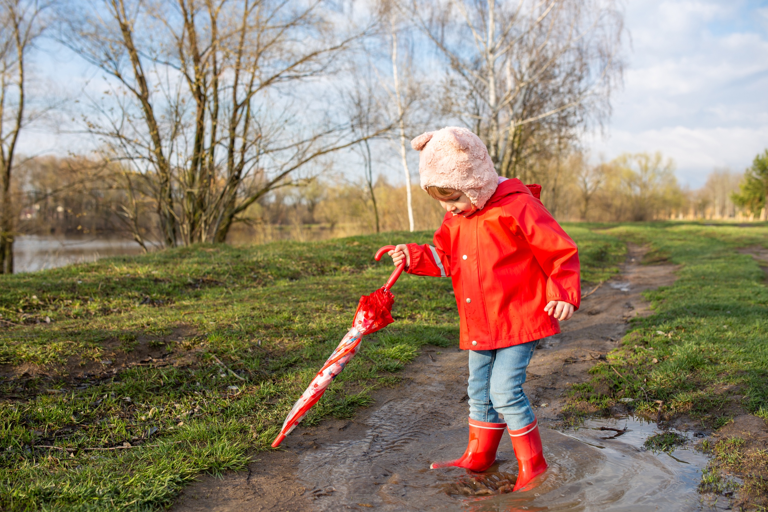 child-plays-with-umbrella-after-rain-red-rubber-boots-raincoat.jpg child-plays-with-umbrella-after-rain-red-rubber-boots-raincoat.jpg