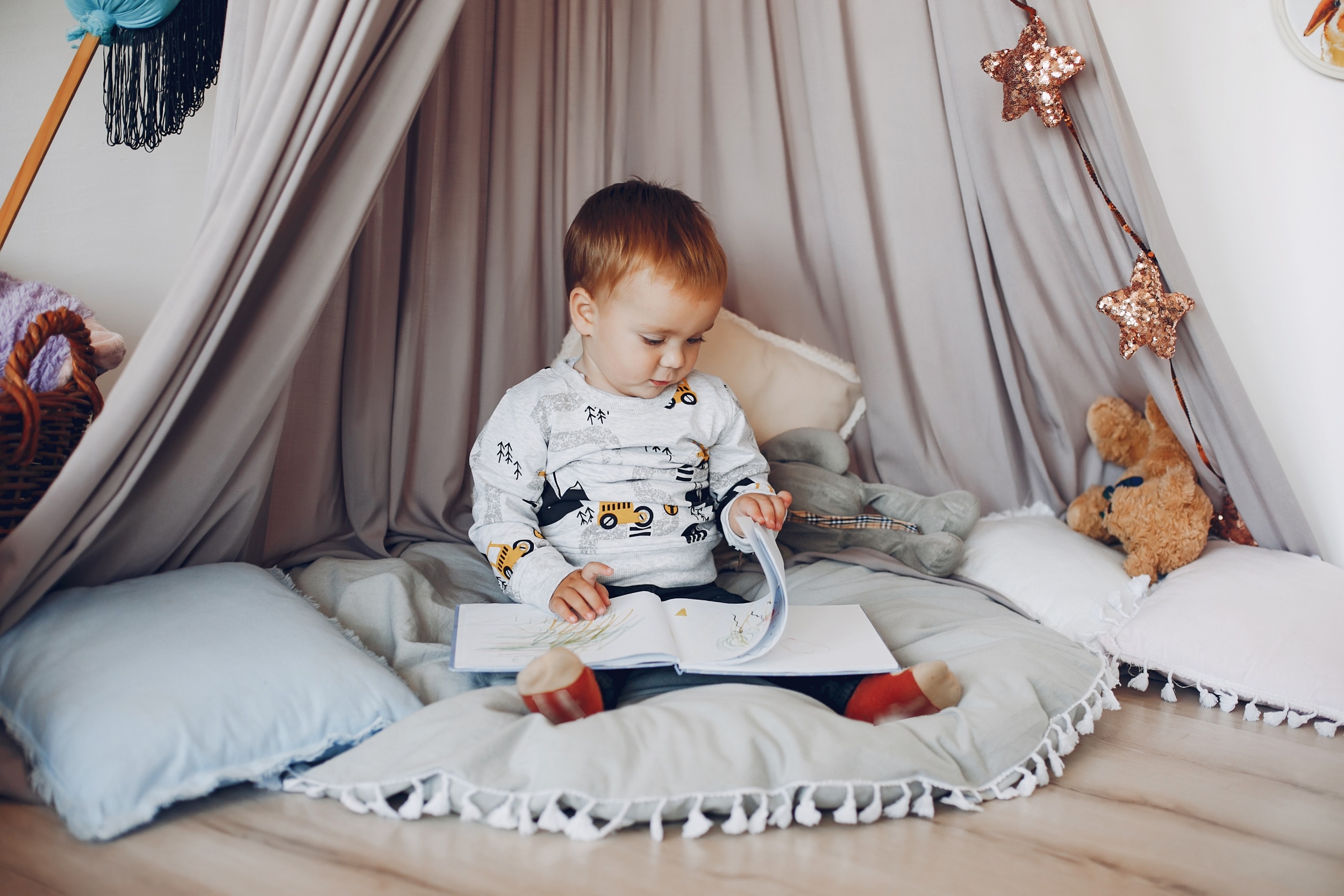 1 cute-little-boy-playing-home.jpg