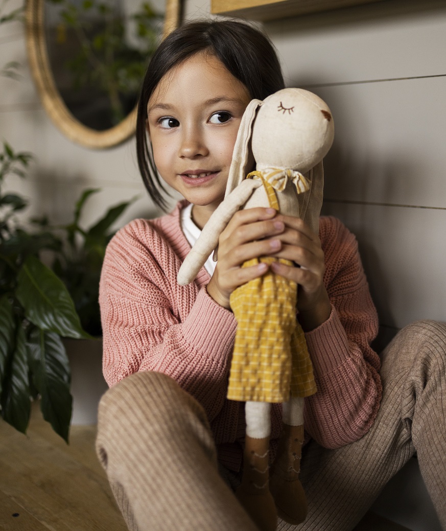 04 child-doing-household-activities-indoors.jpg