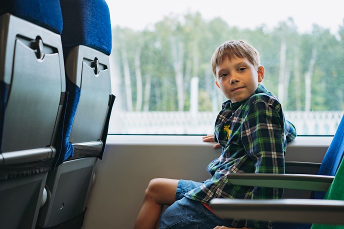 Мальчик в поезде