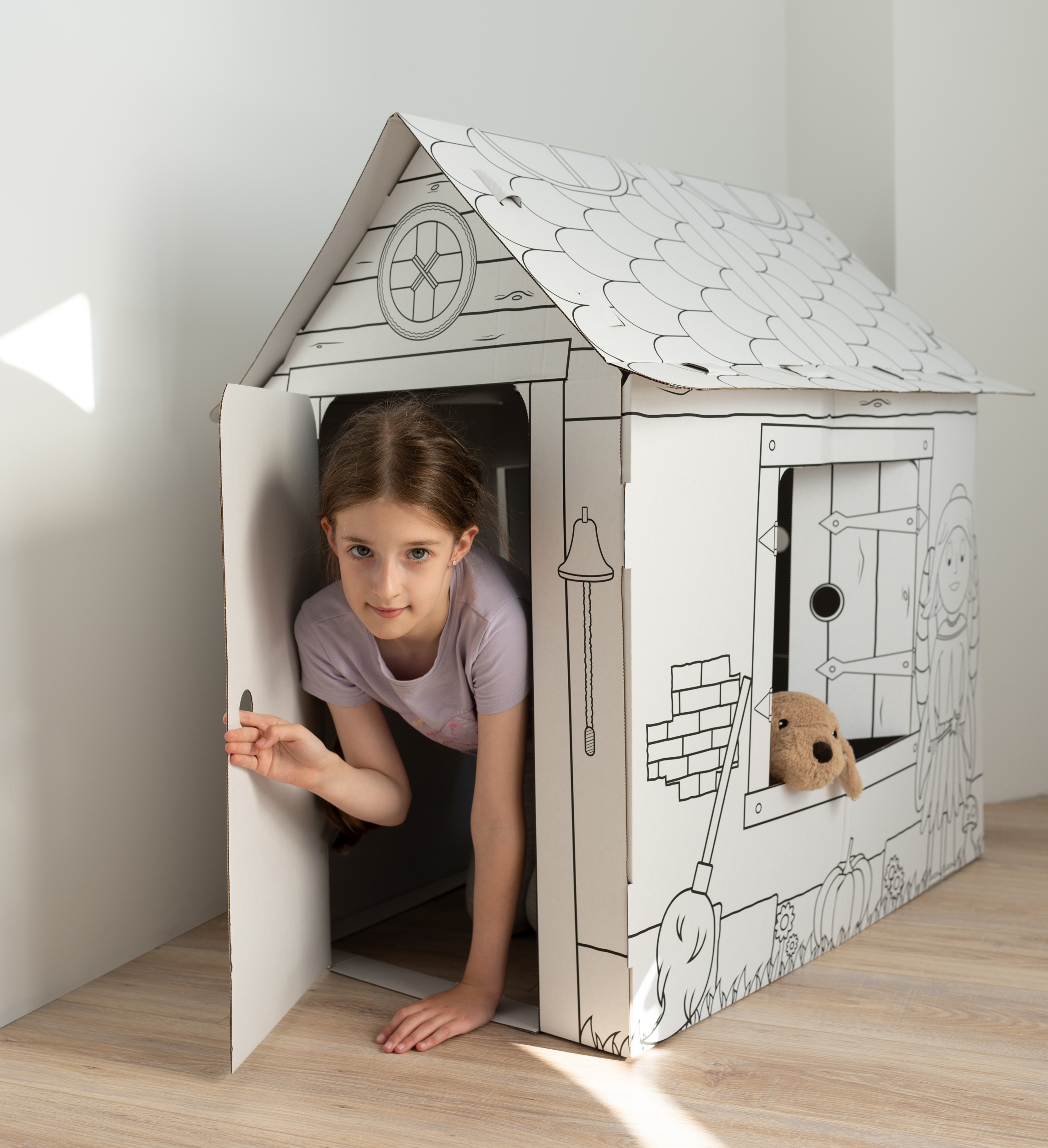 2 hobbies-leisure-child-girl-leaves-house.jpg 2 hobbies-leisure-child-girl-leaves-house.jpg