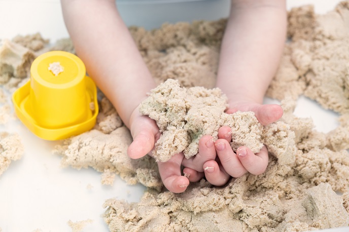 Как самостоятельно сделать кинетический песок?