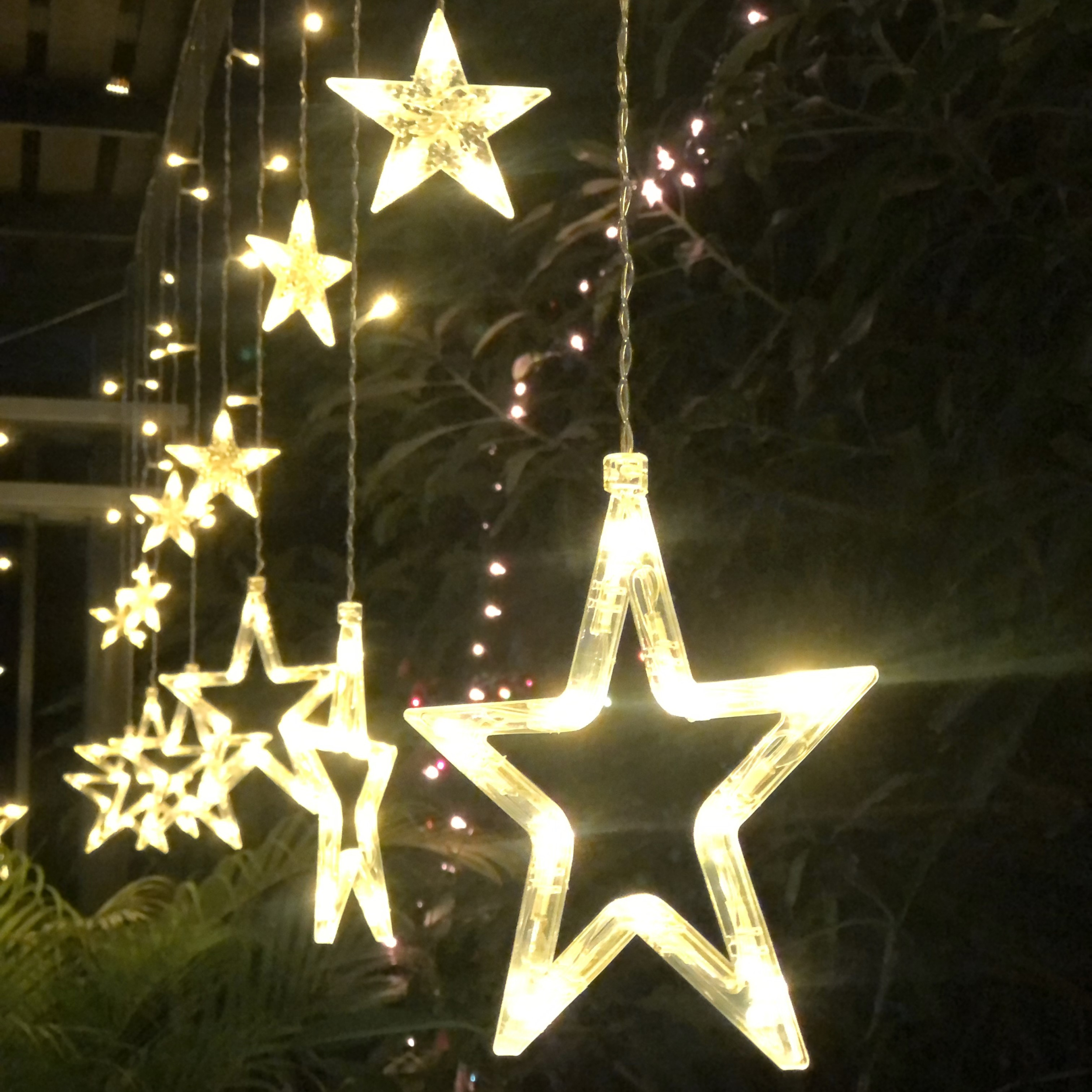 6 close-up-christmas-decorations.jpg