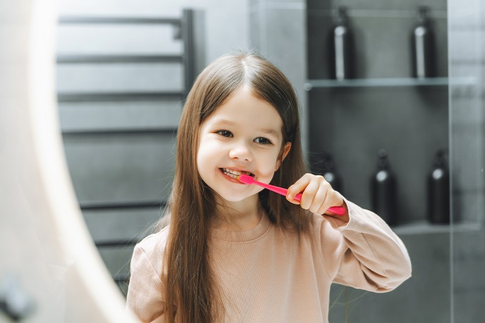 Приучаем ребёнка чистить зубы