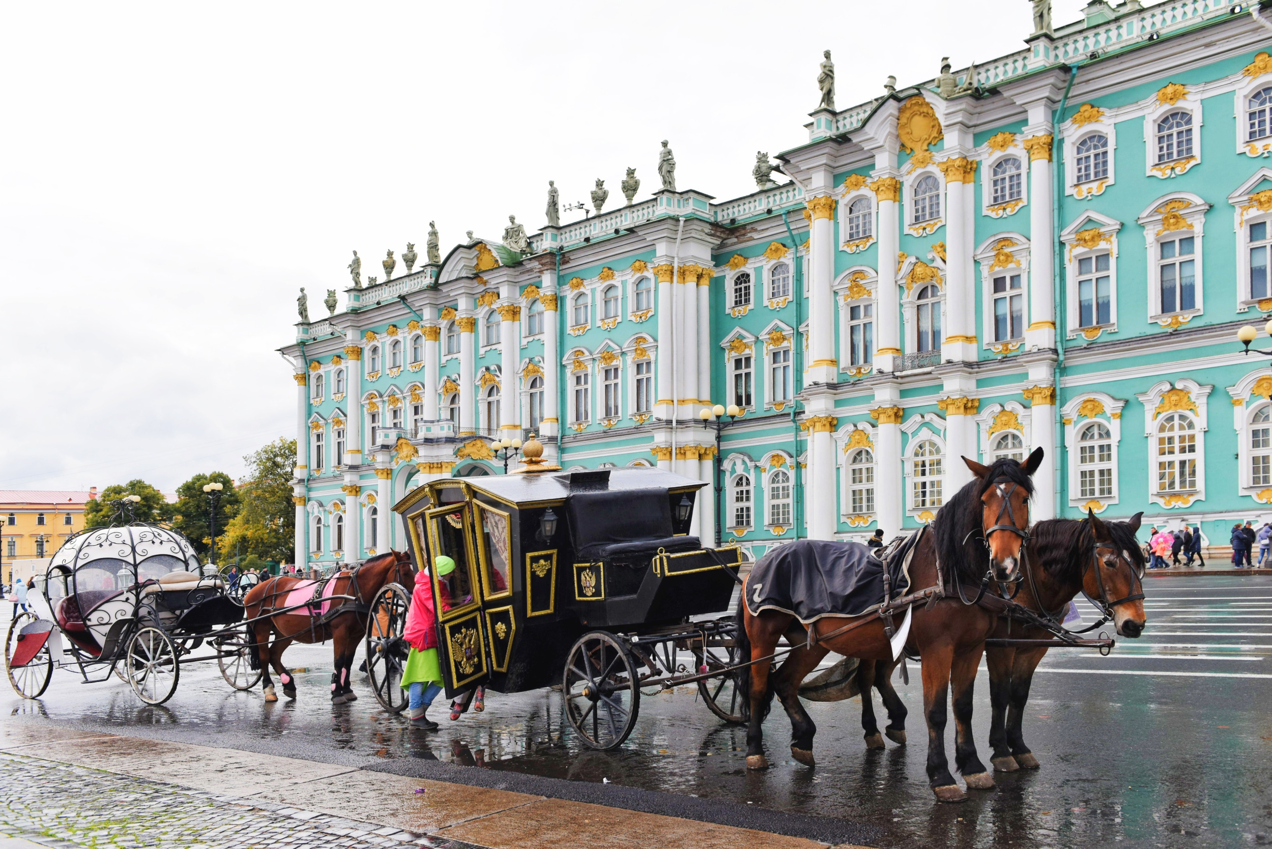4 konnye-nazemnye-transportnye-sredstva-verhovaa-ezda-na-otkrytom-vozduhe-real-noe-mestopolozenie-verhovaa-ezda.jpg