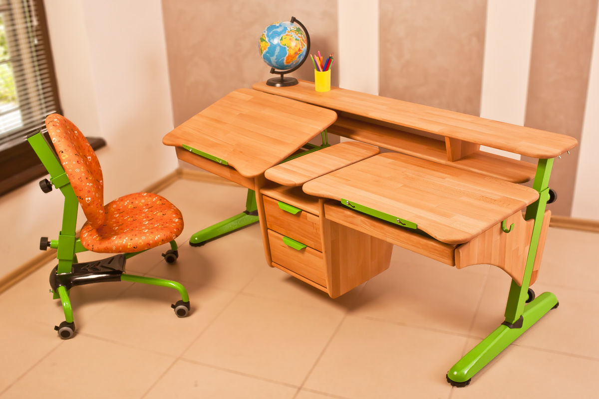 Письменный стол для ребенка