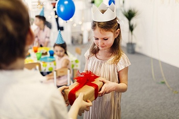 Что подарить девочке на 2 годика