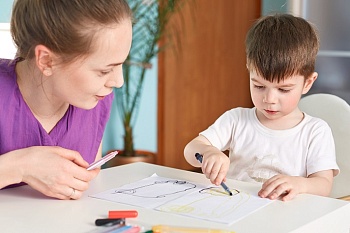 Учим ребенка различать право и лево Учим ребенка различать право и лево